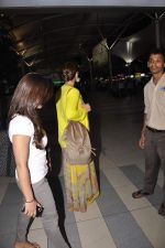 Kajol snapped at Airport on 21st Oct 2015